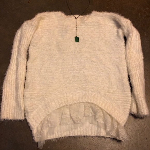 Soft white sweater - Picture 2 of 2